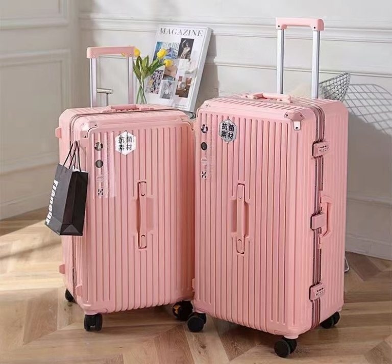 This luggage is great for travel with confidante or boyfriend
