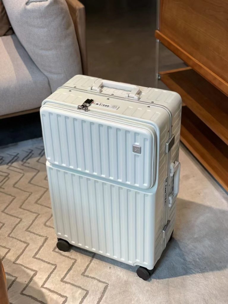 Setting Trends in Travel: Factory Supplier’s Innovative Suitcase Lineup