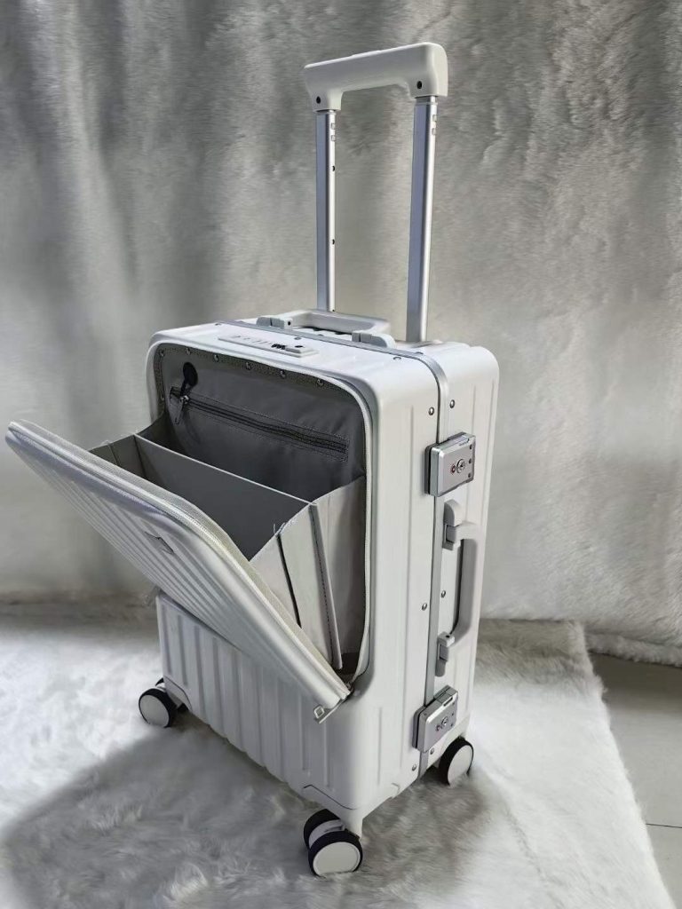 Your Journeys, Our Passion: Factory-Made Luggage Excellence!
