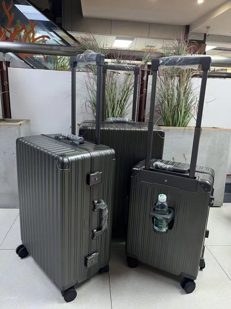 Factory Brilliance: Luggage Manufacturer Setting Fashion Trends, Elevating the Highlight of Your Journey!