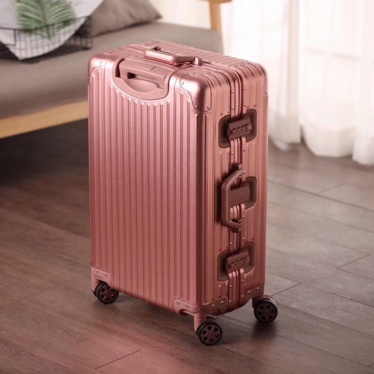 Looking for a Trustworthy Suitcase Supplier? Look No Further!